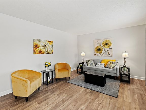 2nd image of 2067 Curling Dr