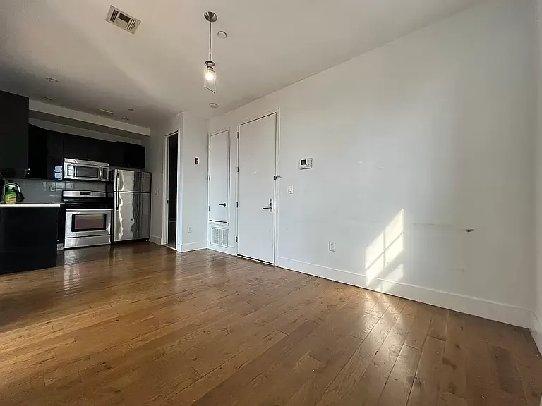 170 Suydam St #4R — Photo 12