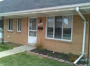 8202 Huntington St, Westland, MI 48185
