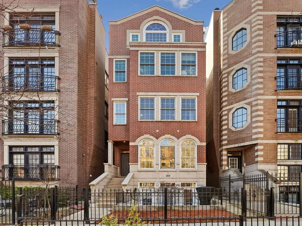 909 W Roscoe St #2, Chicago, IL 60657