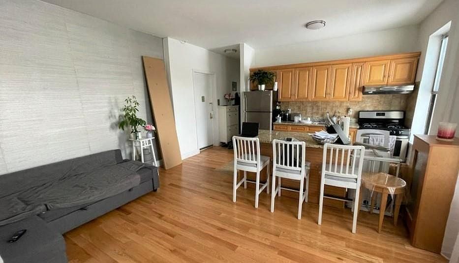 1st image of 3-905 McLean Ave #3