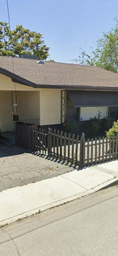 Charming 2 bedroom home now available for rent — Photo 2