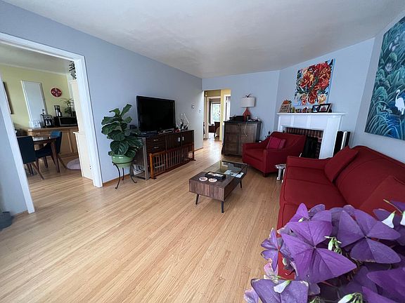3rd image of 677 Peralta Ave