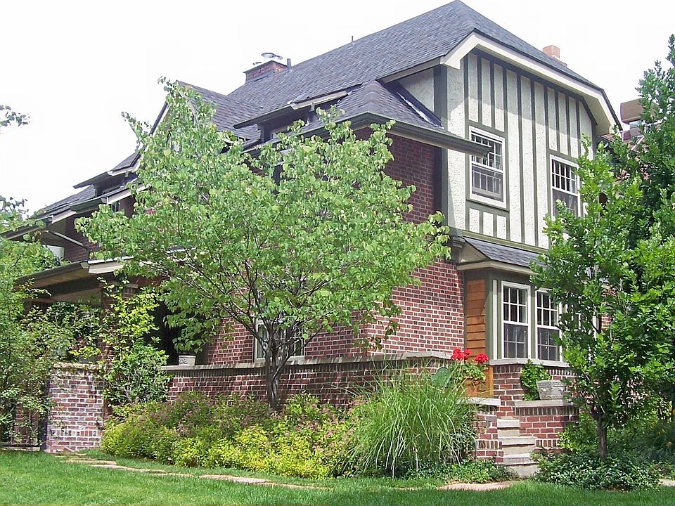 Beautiful side-entrance home
