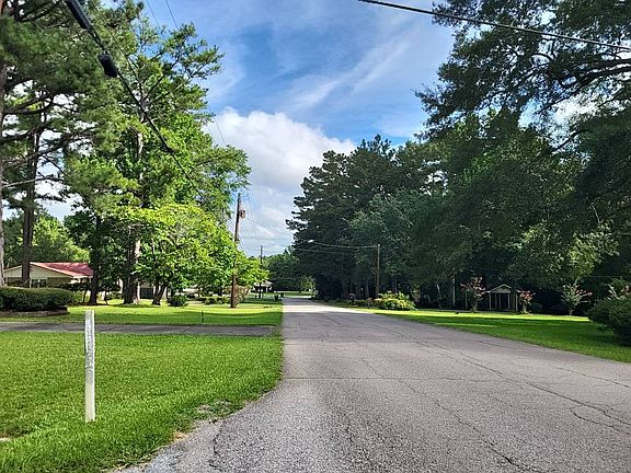 4th image of 817 Mayes Way