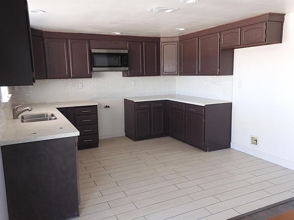 3rd image of 1217 Cabrillo Dr