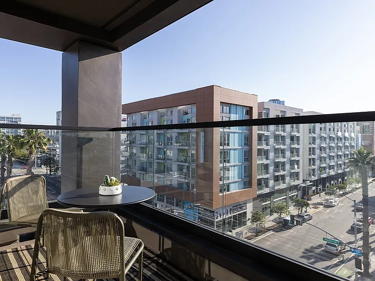Resa Long Beach — Photo 53