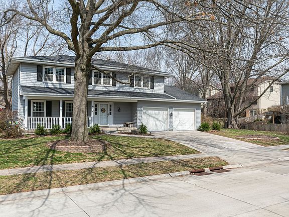 3rd image of 2540 E Crest Ave