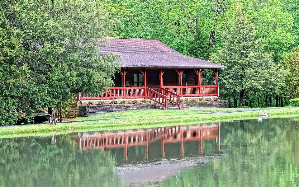 907 Rockhouse Rd
