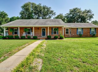 1435 Grove Point Rd, Wilmington, NC 28409