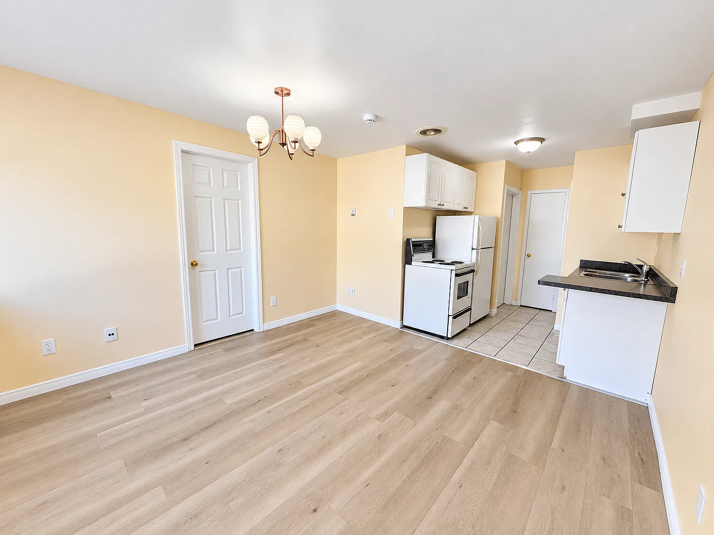 109 Emma St - A — Photo 2