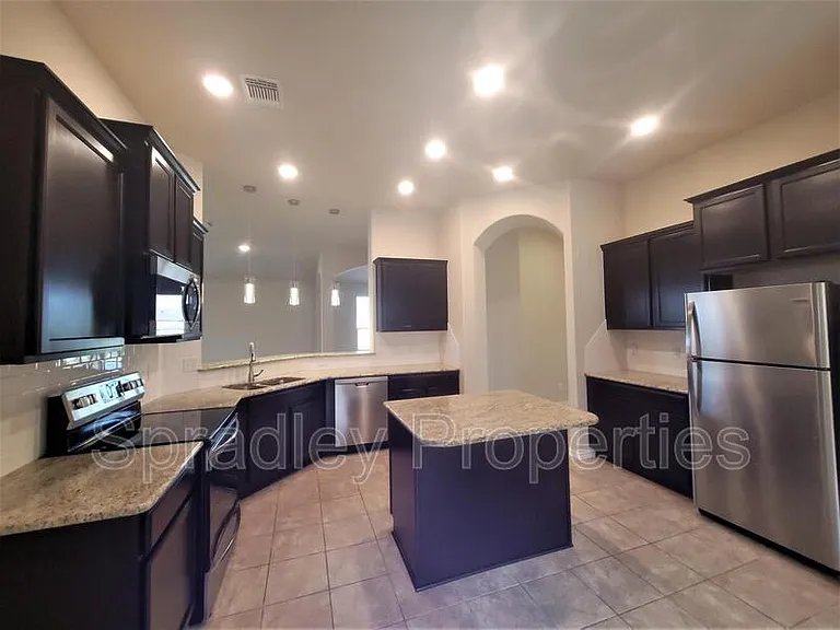 4617 Abergavenny Dr — Photo 4