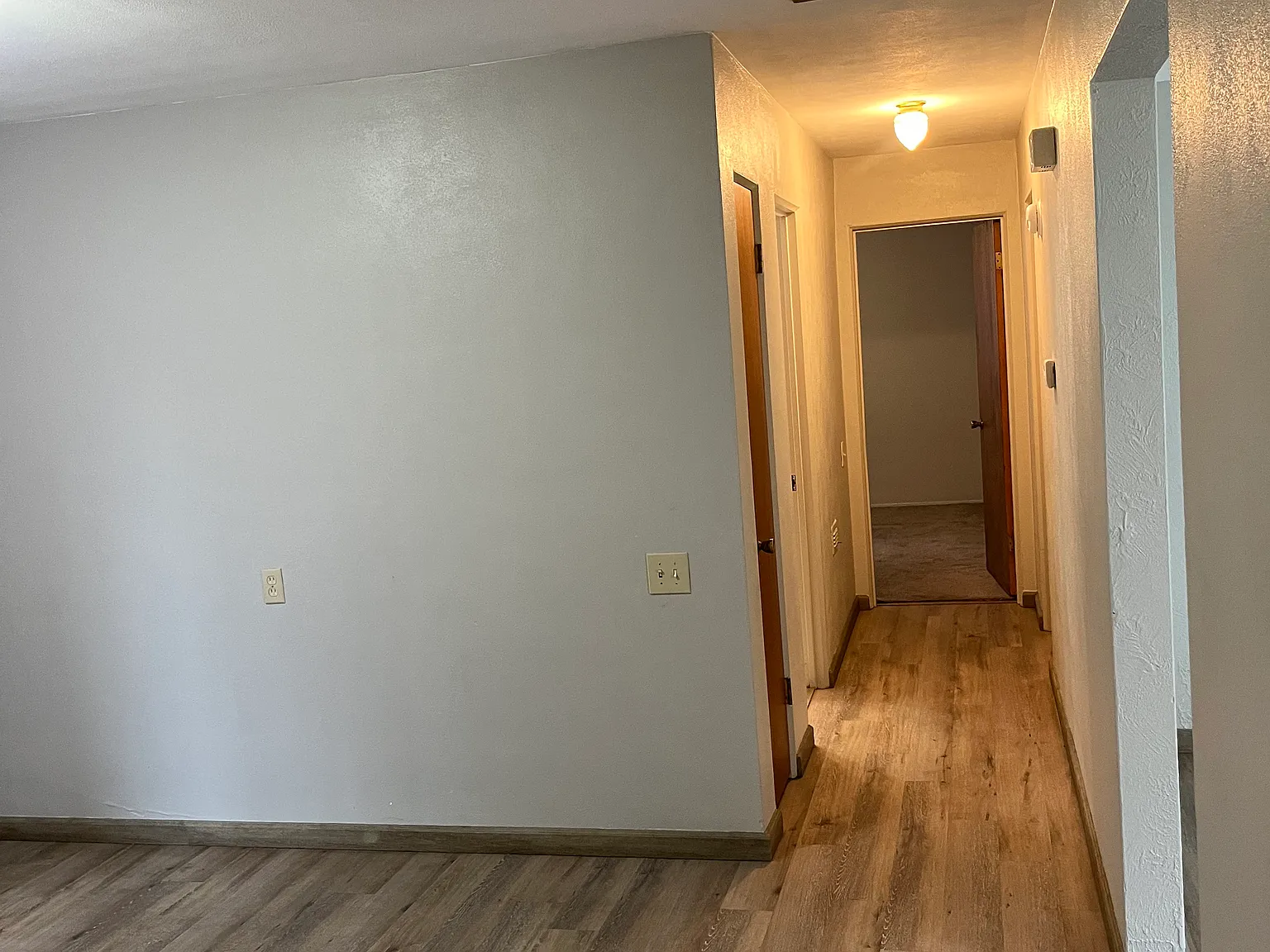 2 bed, 1100 sqft, $1,400 — Photo 3