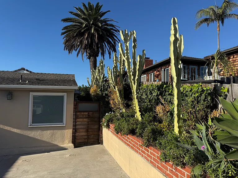 Summit Dr — Photo 4
