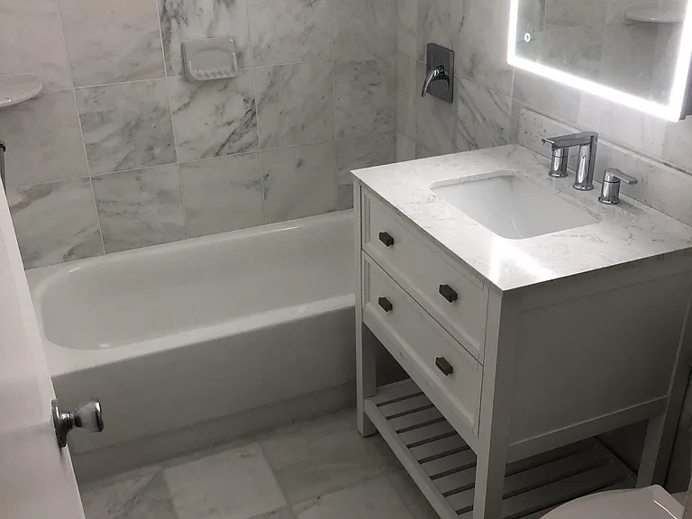 300 M St SW #203 — Photo 8