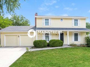 1105 NE Ridgeview Dr, Lees Summit, MO 64086
