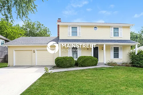 1105 NE Ridgeview Dr Photo 1