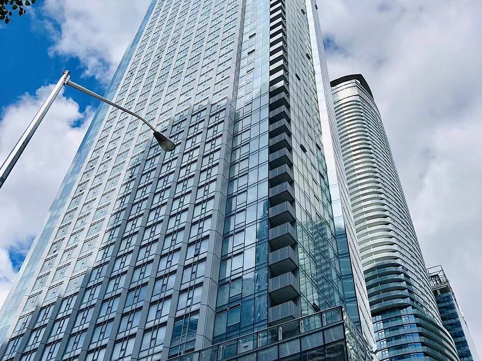 1st image of 10 York St #6605