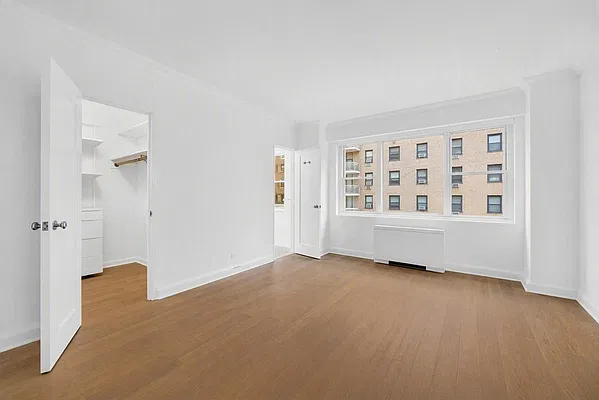 Bedroom, photo 2