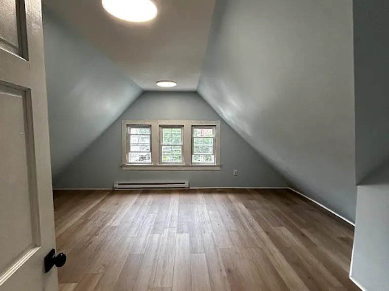 1638 Sanderson Ave — Photo 79
