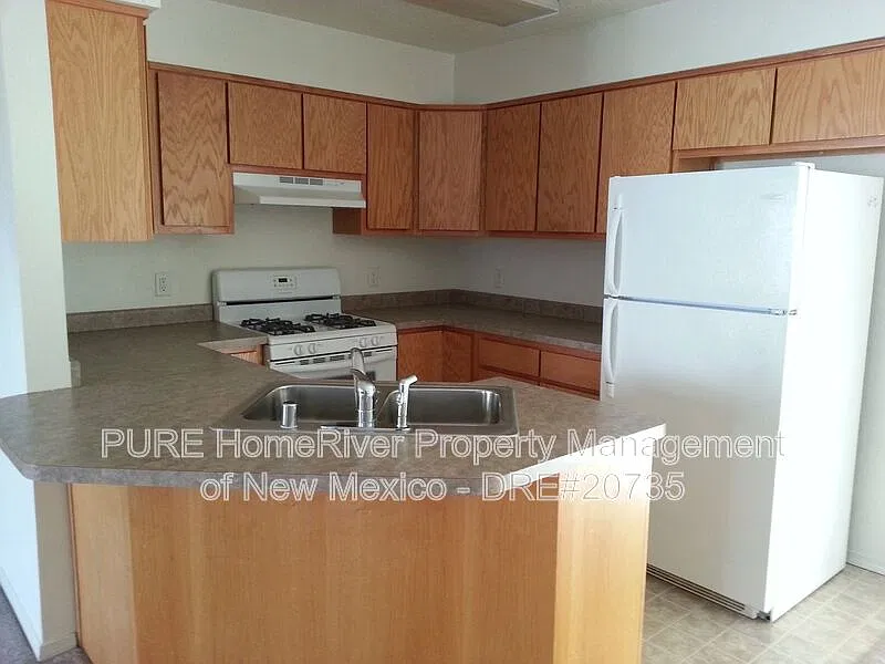 3 bed, 2.0 bath, 1203 sqft, $1,800 — Photo 4