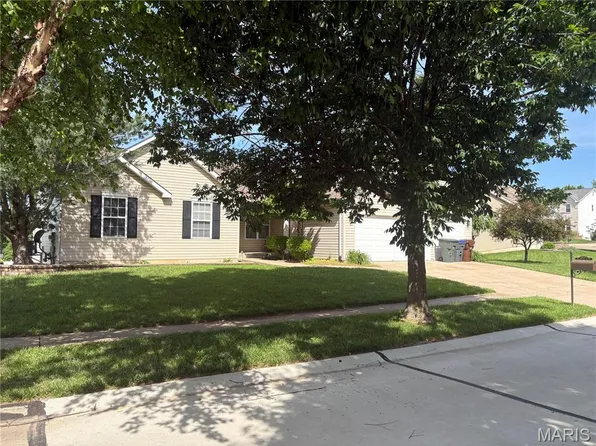 48 Aspen Ridge Ct, Saint Peters, MO 63376