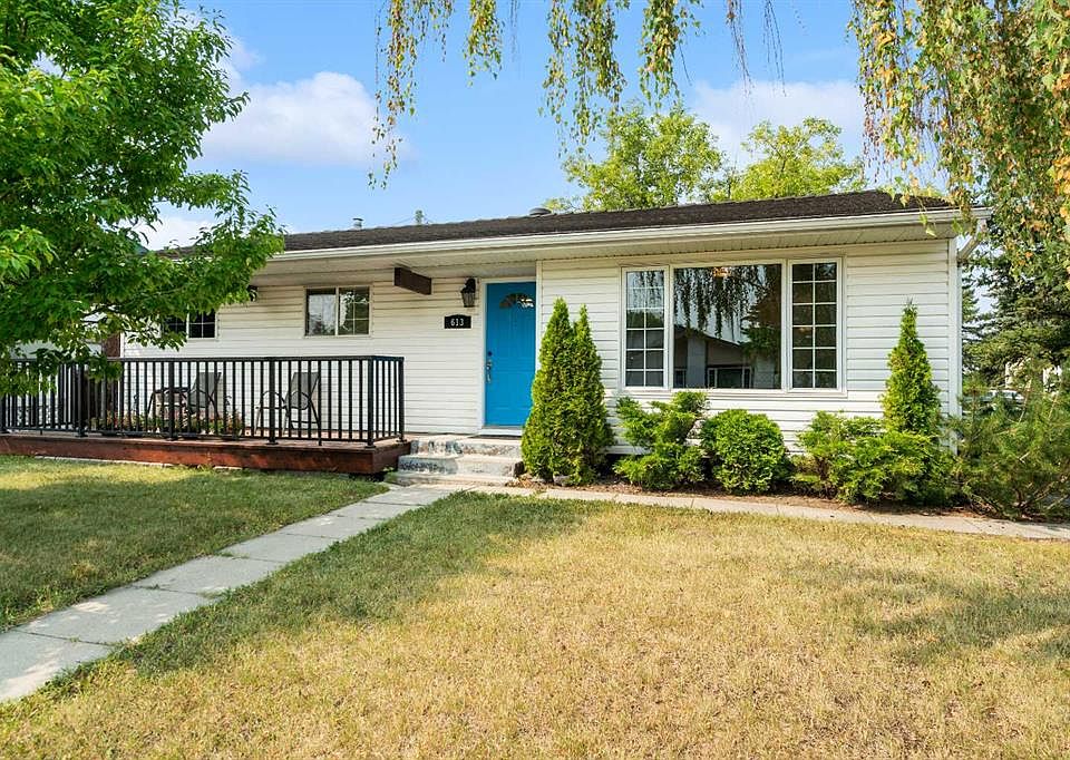 1st image of 613 E Olympia Cres SE