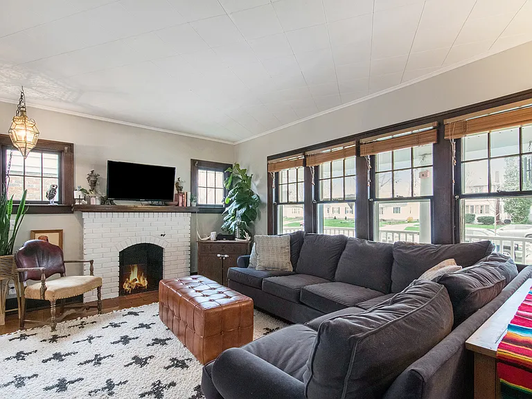 945 Lake Michigan Dr NW — Photo 6
