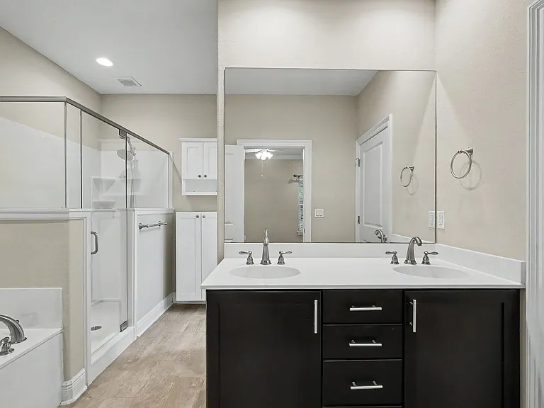 490 Soundview Ct — Photo 26