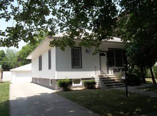 307 E Chestnut St, Pontiac, IL 61764