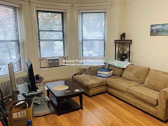 27 Bay State Rd. #2F Boston - Kenmore Unit Photo 2