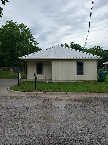 313 Small St Photo 1