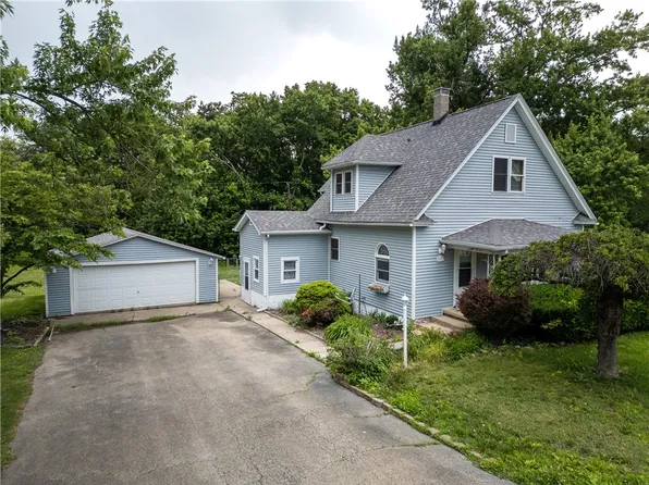 1812 Adams St, Tilton, IL 61833