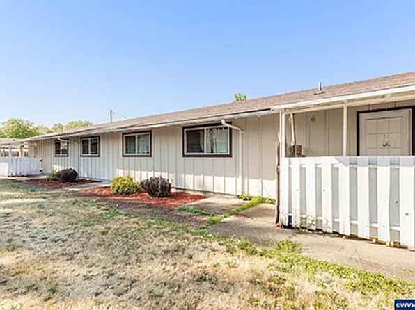 1679 NW Highland Dr #1679