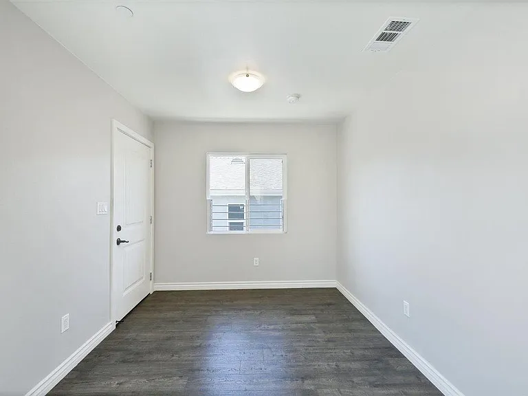 2769 Marengo St #3 — Photo 5