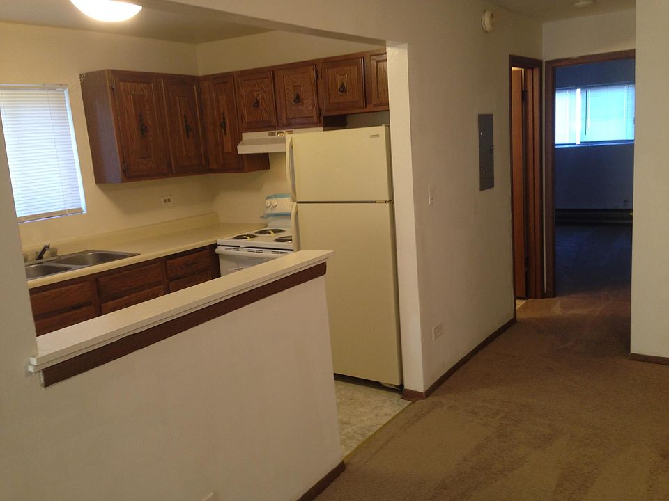 1st image of 1512 N Silver Ln APT 1A