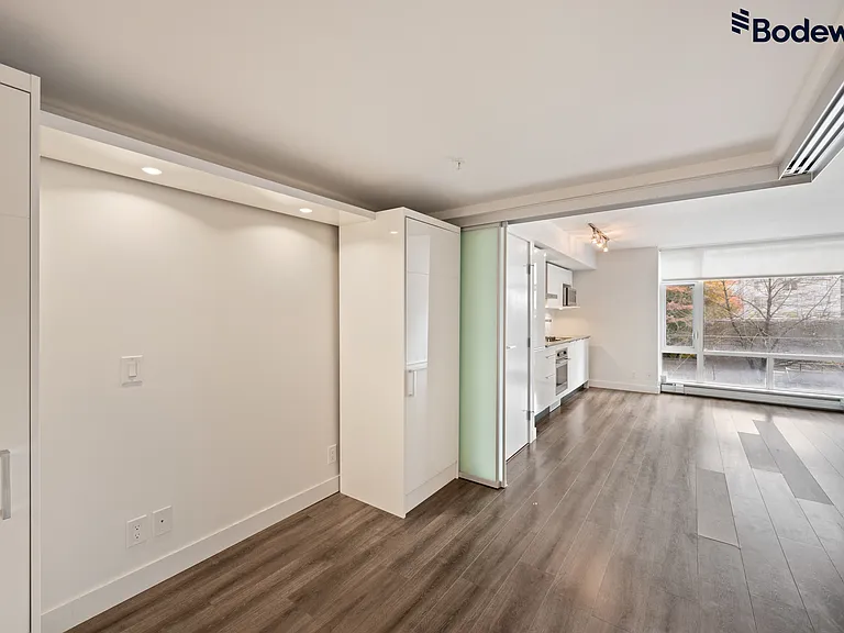 1283 Howe St — Photo 20