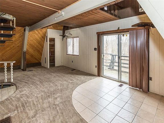5th image of 15591 Martha St