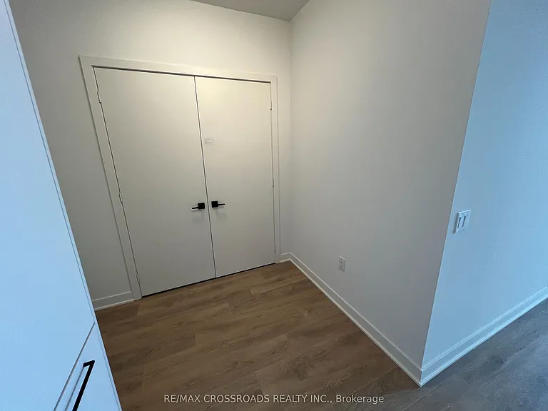 1185 Dupont St #801 — Photo 2