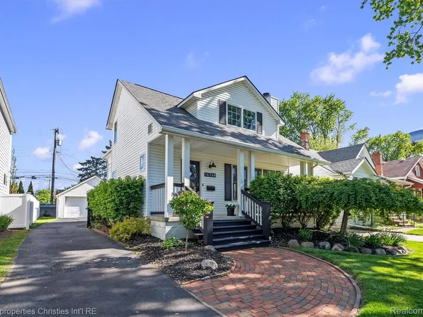 16268 Kirkshire Ave, Beverly Hills, MI 48025