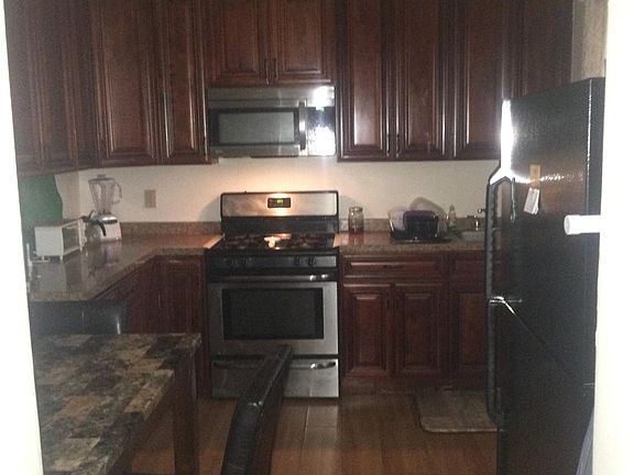 3rd image of 311 S 9th Ave #2