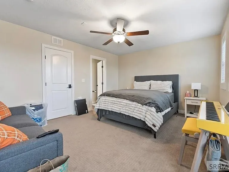 565 Pioneer Rd #215 — Photo 14