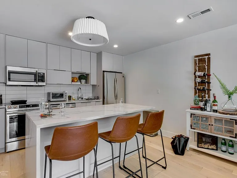 1 Bed - Designer Kitchen