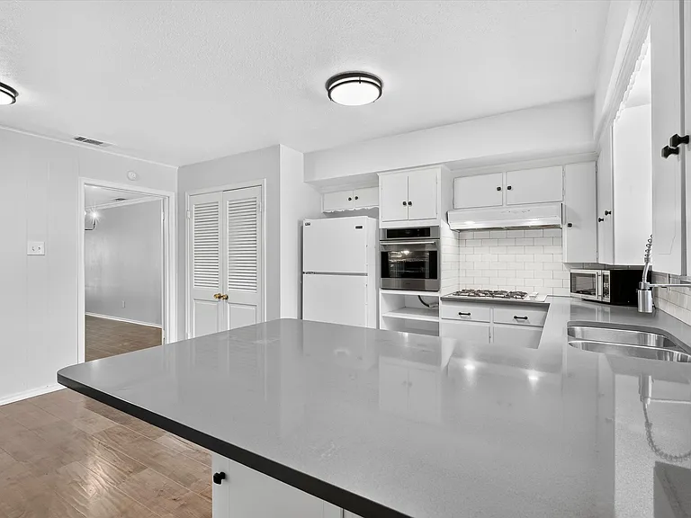 11143 Joymeadow Dr — Photo 40