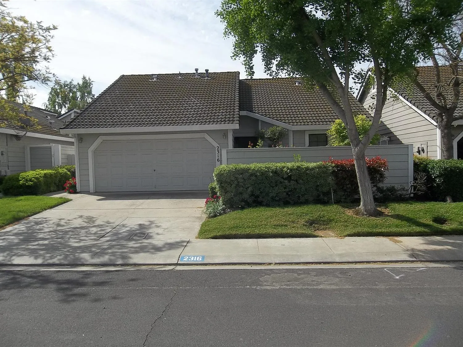 2316 Saint Lawrence Ln photo 1