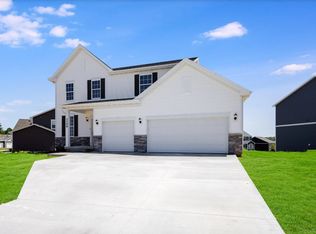 1106 Oregon Parks Ave, Oregon, WI 53575