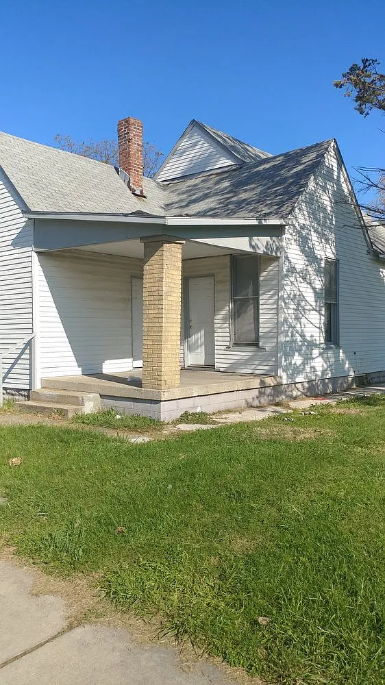 309 N Chester Ave photo 1