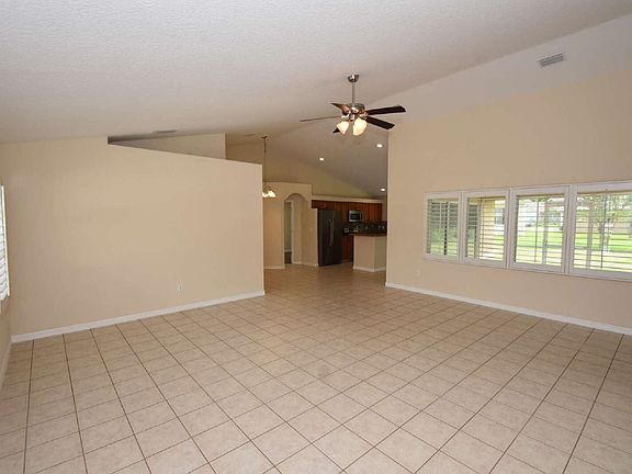 5th image of 11 Zenith Ct