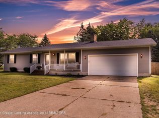 1305 S Clinton St, Charlotte, MI 48813