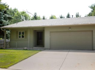 1124 Heritage Dr, Northfield, MN 55057
